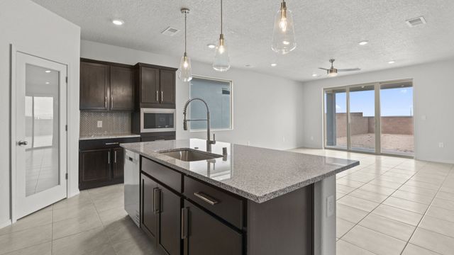 4053 Estrella Noche, Santa Fe, NM 87507