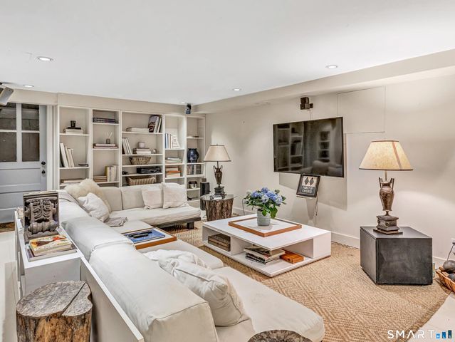 200 Jackman Avenue, Fairfield, CT 06825