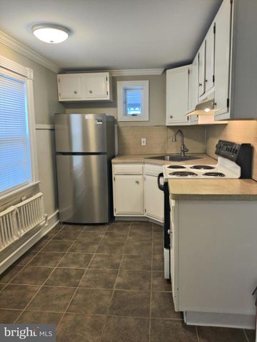 17 MAIN AVE, Berwyn, PA 19312