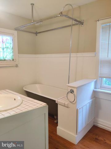 17 MAIN AVE, Berwyn, PA 19312