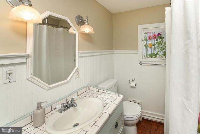 17 MAIN AVE, Berwyn, PA 19312