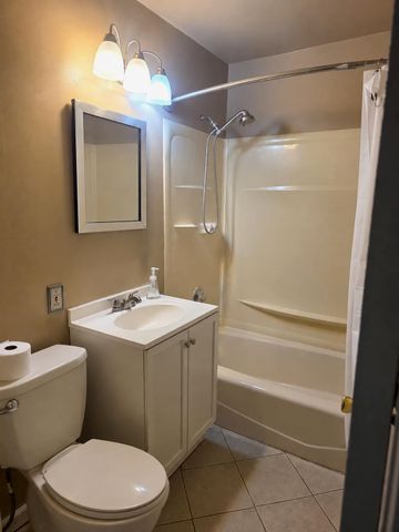 725 Freemont Street, Flint, MI 48504
