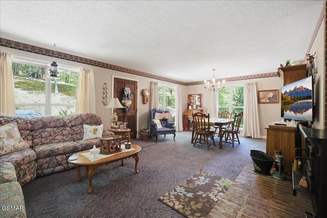 2931 Mountain Boulevard, Sevierville, TN 37876