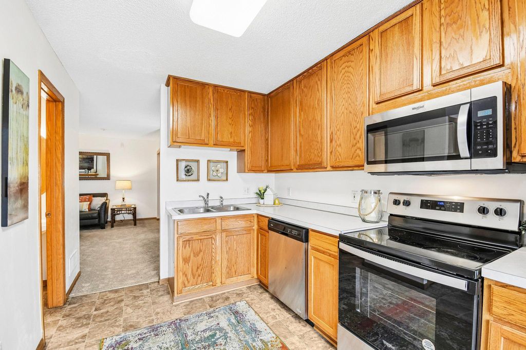 15758 Flackwood Trail, Apple Valley, MN 55124 — photo 4