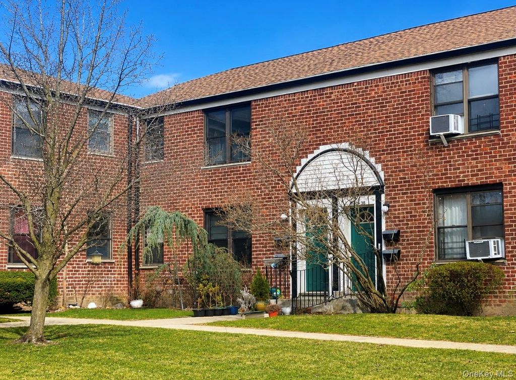 196-40 67th Avenue 2nd FL, Fresh Meadows, NY 11365 — exterior