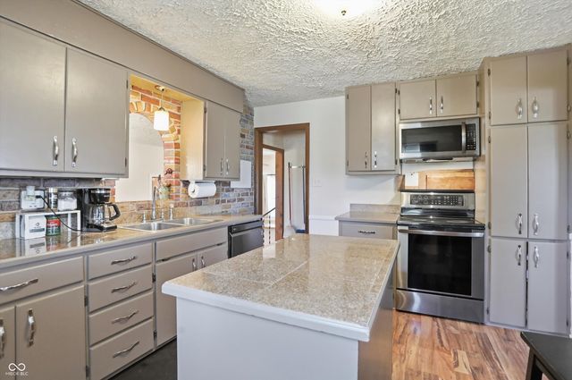 314 N 6th Avenue, Beech Grove, IN 46107
