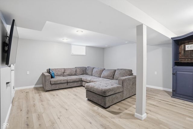 314 N 6th Avenue, Beech Grove, IN 46107