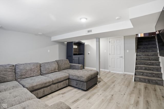 314 N 6th Avenue, Beech Grove, IN 46107