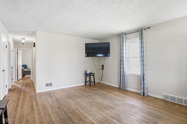 314 N 6th Avenue, Beech Grove, IN 46107