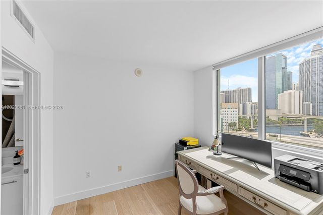 92 SW 3rd St 1201, Miami, FL 33130