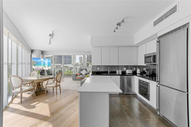 92 SW 3rd St 1201, Miami, FL 33130