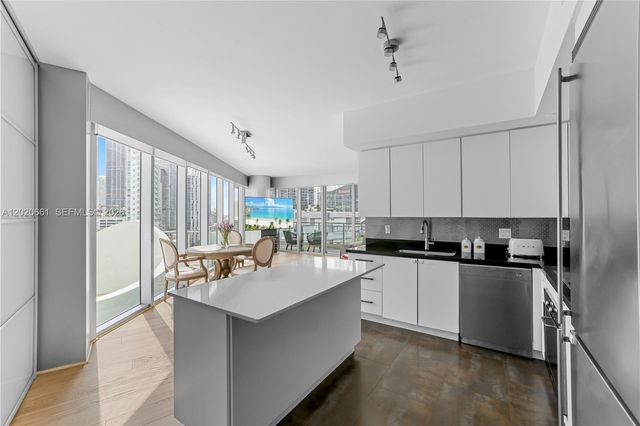 92 SW 3rd St 1201, Miami, FL 33130