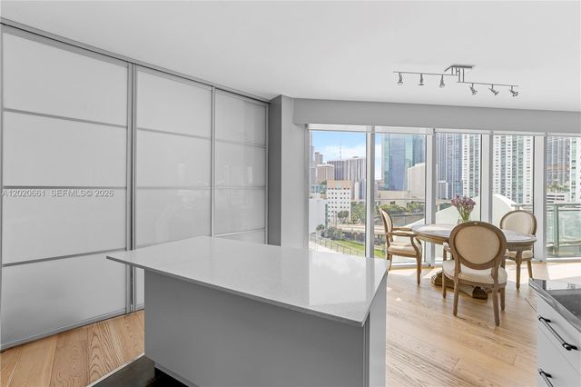 92 SW 3rd St 1201, Miami, FL 33130