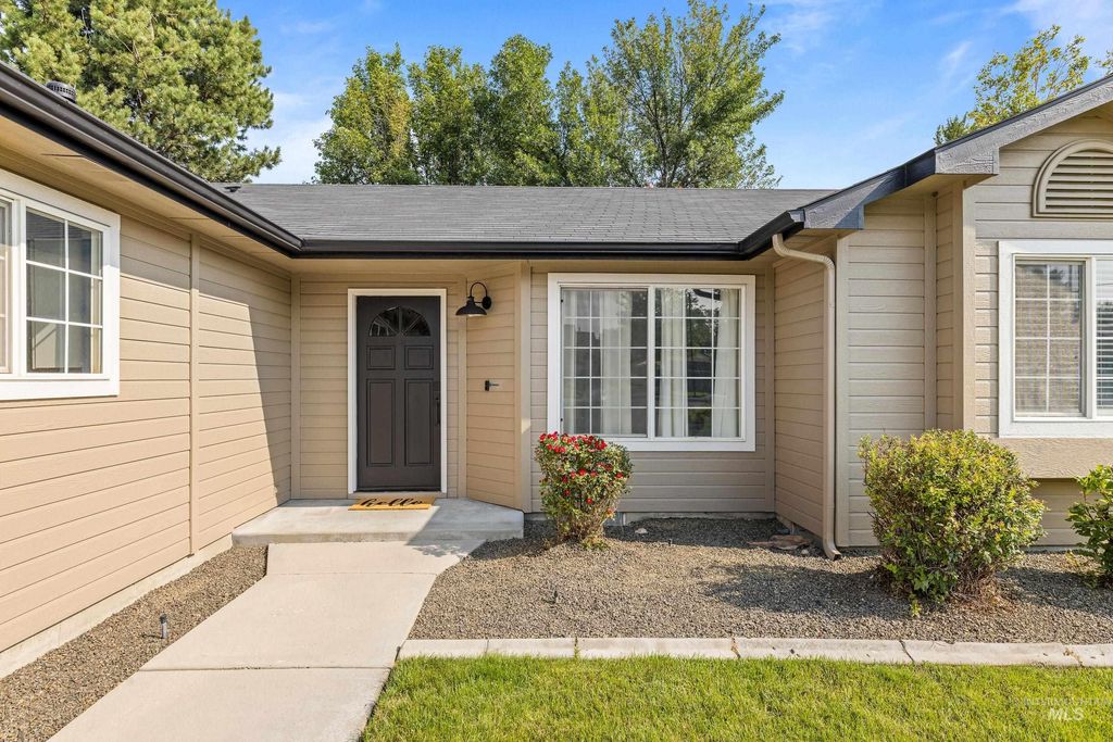 7348 W Limelight Court, Boise, ID 83714 photo 2