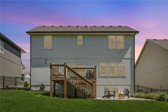 16135 Giorgia Street, Parkville, MO 64152
