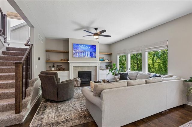 16135 Giorgia Street, Parkville, MO 64152