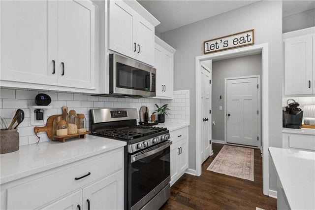 16135 Giorgia Street, Parkville, MO 64152