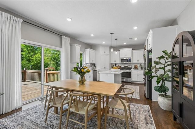 16135 Giorgia Street, Parkville, MO 64152