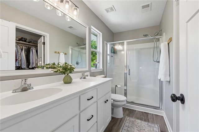 16135 Giorgia Street, Parkville, MO 64152