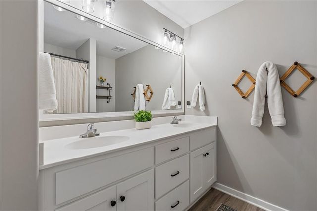 16135 Giorgia Street, Parkville, MO 64152