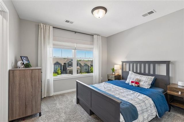 16135 Giorgia Street, Parkville, MO 64152