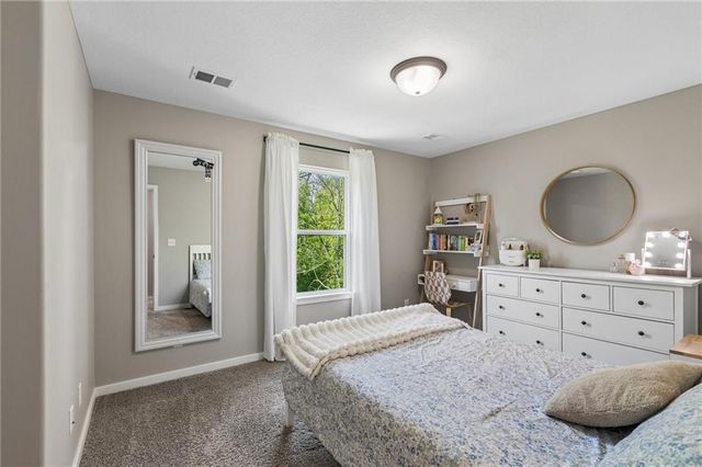16135 Giorgia Street, Parkville, MO 64152