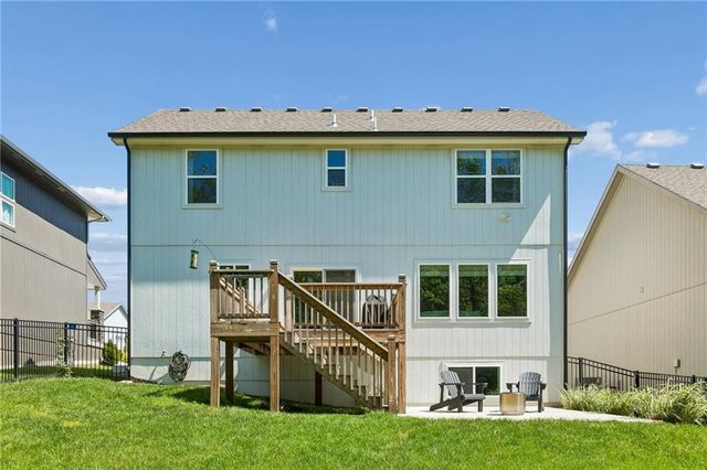 16135 Giorgia Street, Parkville, MO 64152