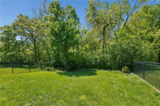 16135 Giorgia Street, Parkville, MO 64152