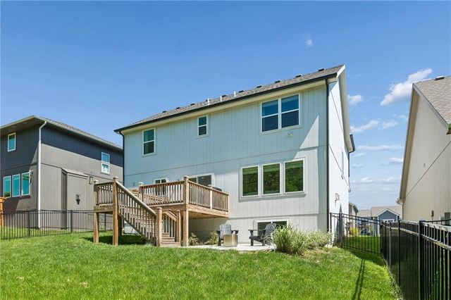 16135 Giorgia Street, Parkville, MO 64152