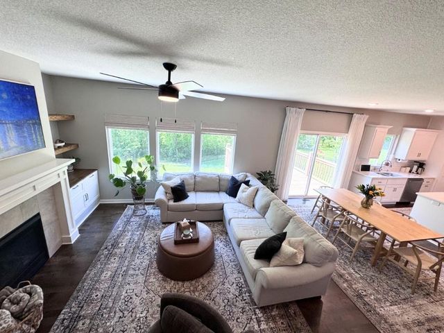 16135 Giorgia Street, Parkville, MO 64152