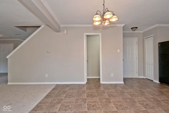 9217 Middlebury Way, Indianapolis, IN 46113