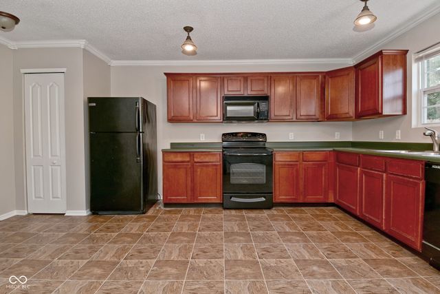 9217 Middlebury Way, Indianapolis, IN 46113