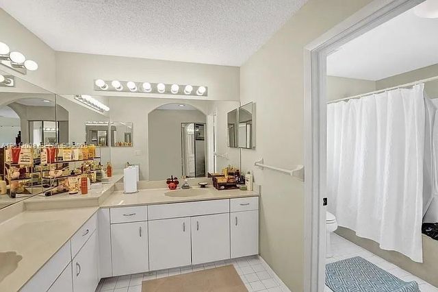 587 NW 38th Ave, Deerfield Beach, FL 33442