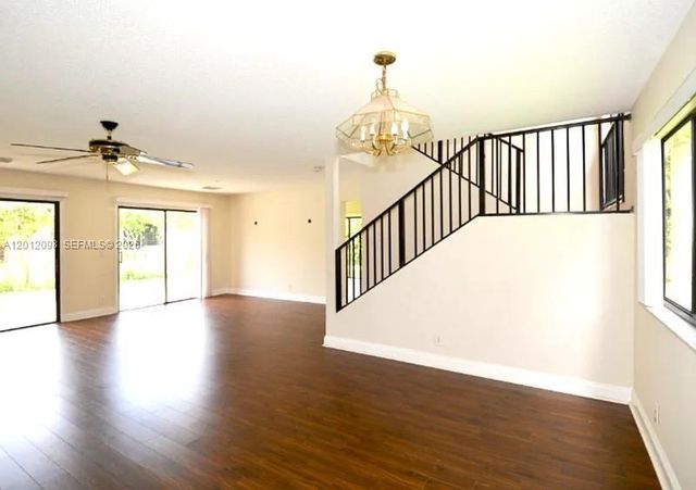 587 NW 38th Ave, Deerfield Beach, FL 33442