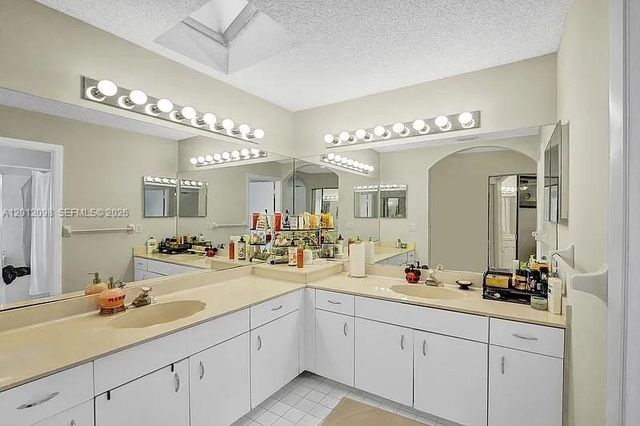 587 NW 38th Ave, Deerfield Beach, FL 33442