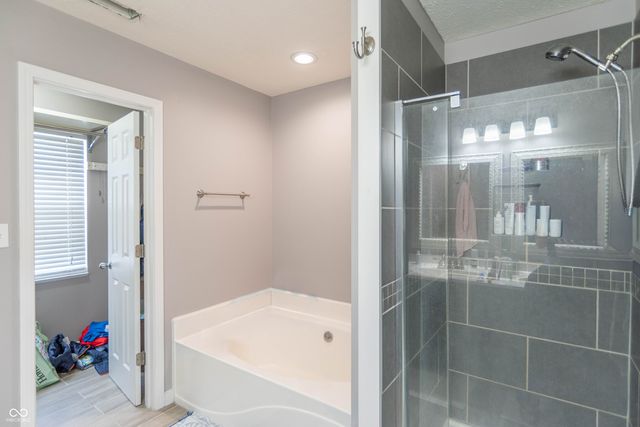 3873 Crest Point Drive, Westfield, IN 46062