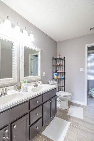 3873 Crest Point Drive, Westfield, IN 46062