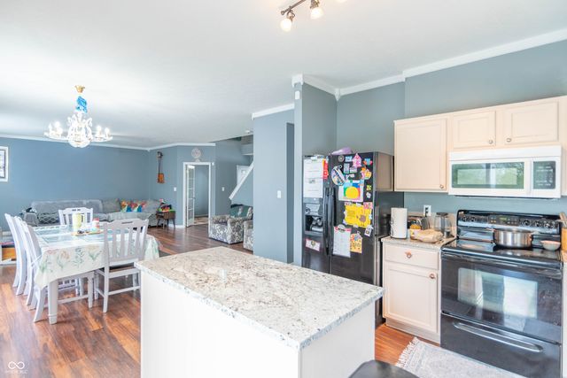 3873 Crest Point Drive, Westfield, IN 46062