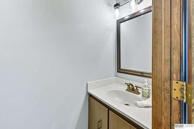 1438 S 167th Street, Omaha, NE 68130