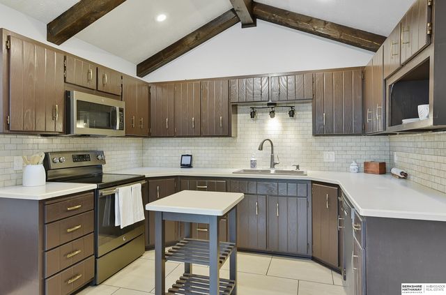 1438 S 167th Street, Omaha, NE 68130