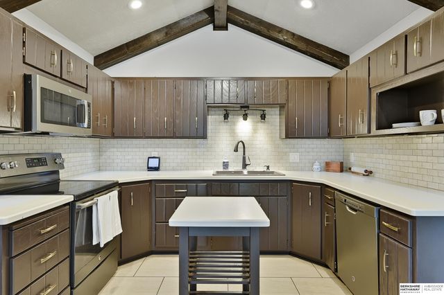 1438 S 167th Street, Omaha, NE 68130