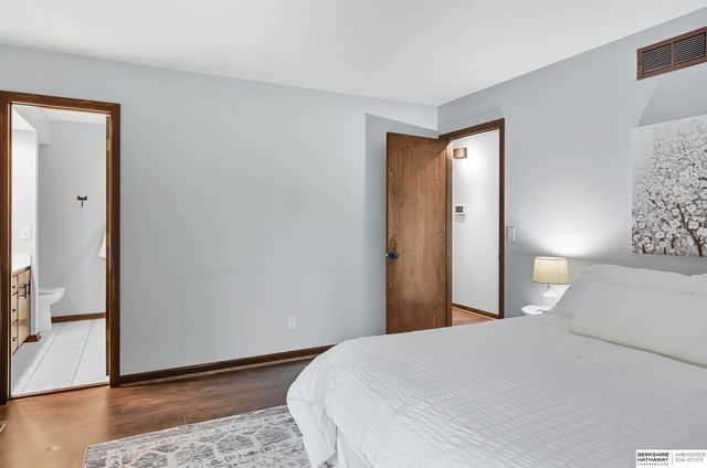 1438 S 167th Street, Omaha, NE 68130