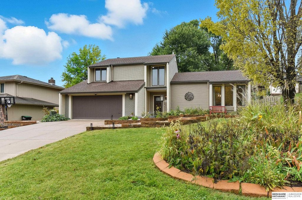 1438 S 167th Street, Omaha, NE 68130