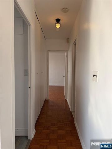 3 Horizon Road 819, Fort Lee, NJ 07024