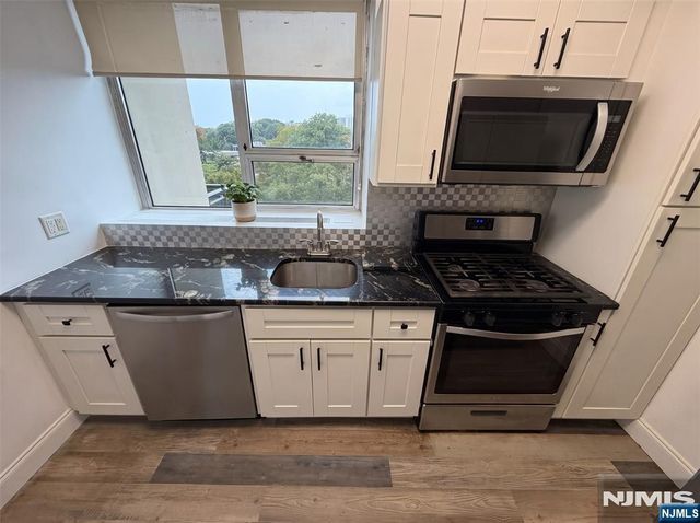 3 Horizon Road 819, Fort Lee, NJ 07024