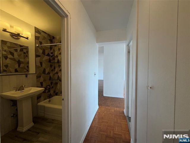 3 Horizon Road 819, Fort Lee, NJ 07024