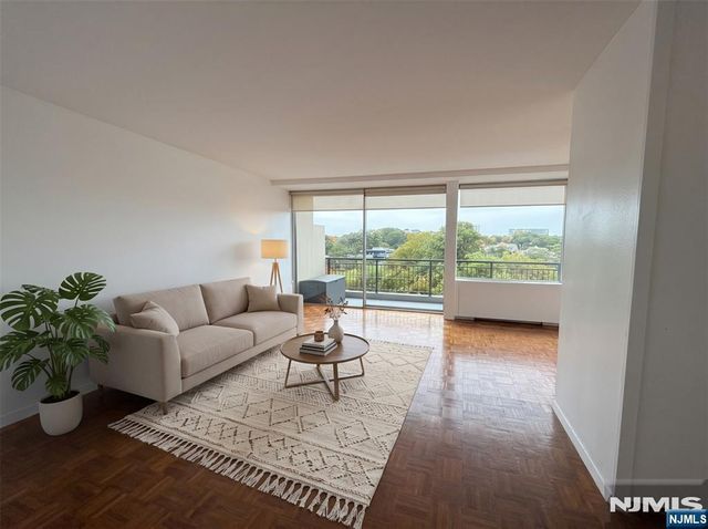 3 Horizon Road 819, Fort Lee, NJ 07024