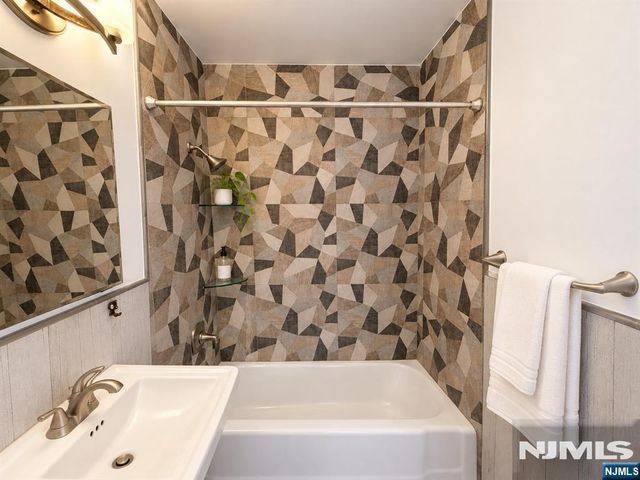 3 Horizon Road 819, Fort Lee, NJ 07024