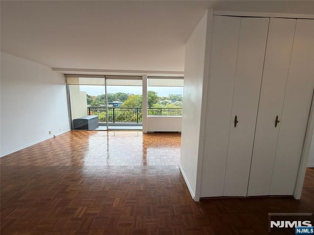 3 Horizon Road 819, Fort Lee, NJ 07024