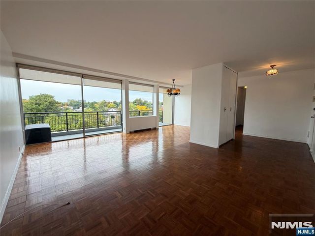 3 Horizon Road 819, Fort Lee, NJ 07024